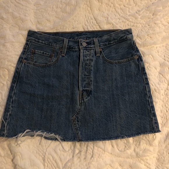 Levi’s Denim Skirt - Picture 1 of 4